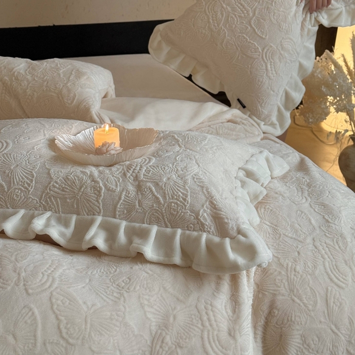 91家纺网 家纺一手货源 找家纺 （总）鹿班家居 2025新款冬季高克重牛奶绒立体雕花系列四件套-云栖南岸 （标准会员-10元）