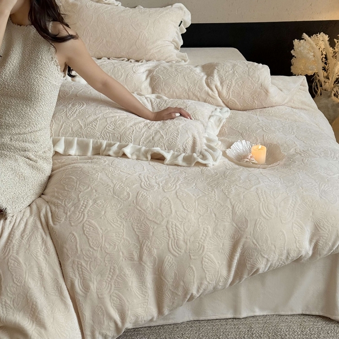 91家纺网 家纺一手货源 找家纺 （总）鹿班家居 2025新款冬季高克重牛奶绒立体雕花系列四件套-云栖南岸 （标准会员-10元）