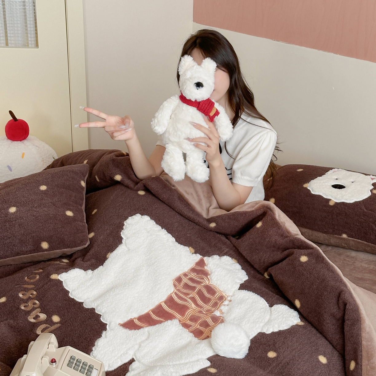 91家纺网 家纺一手货源 找家纺 （总）桃喜 2025新款仿羊绒贴布绣四件套（会员-5）