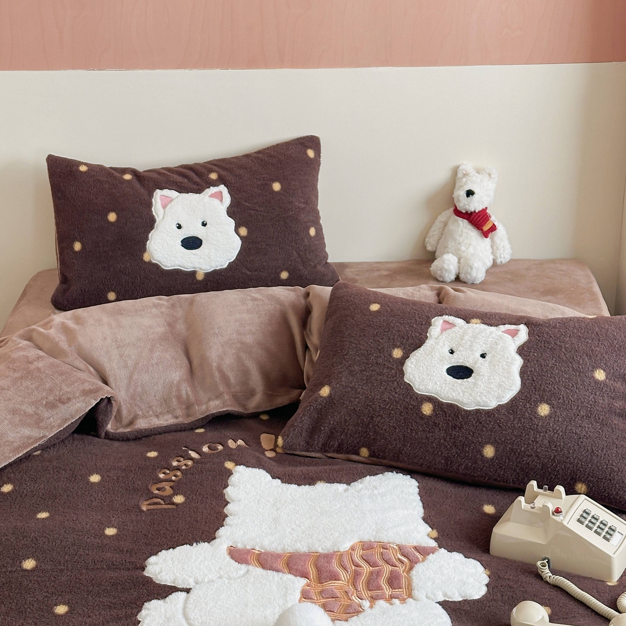 91家纺网 家纺一手货源 找家纺 （总）桃喜 2025新款仿羊绒贴布绣四件套（会员-5）