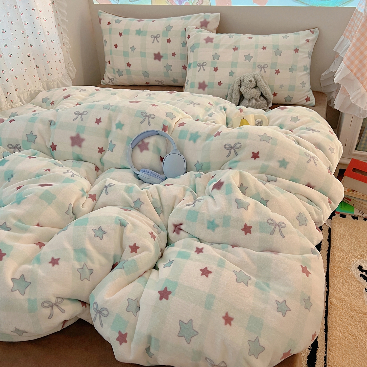 91家纺网 家纺一手货源 找家纺 桃喜 2025新款牛奶绒印花系列四件套（会员-5） 薄荷奶咖星星