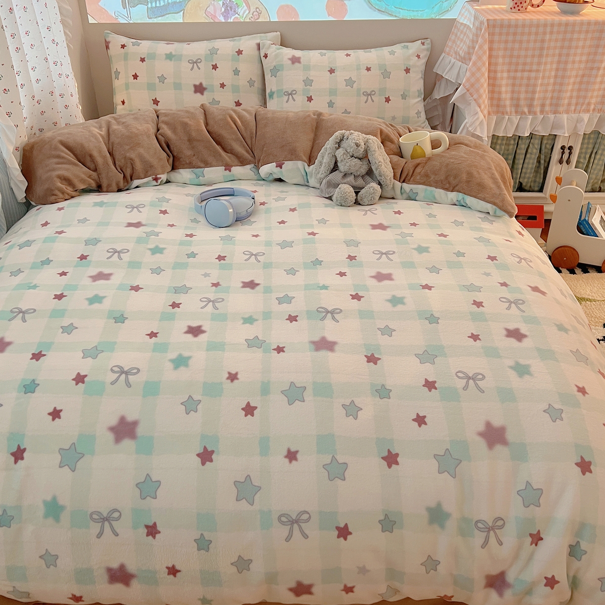 91家纺网 家纺一手货源 找家纺 桃喜 2025新款牛奶绒印花系列四件套（会员-5） 薄荷奶咖星星