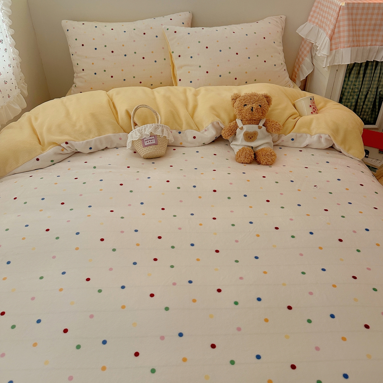 91家纺网 家纺一手货源 找家纺 桃喜 2025新款牛奶绒印花系列四件套（会员-5） 彩色波点