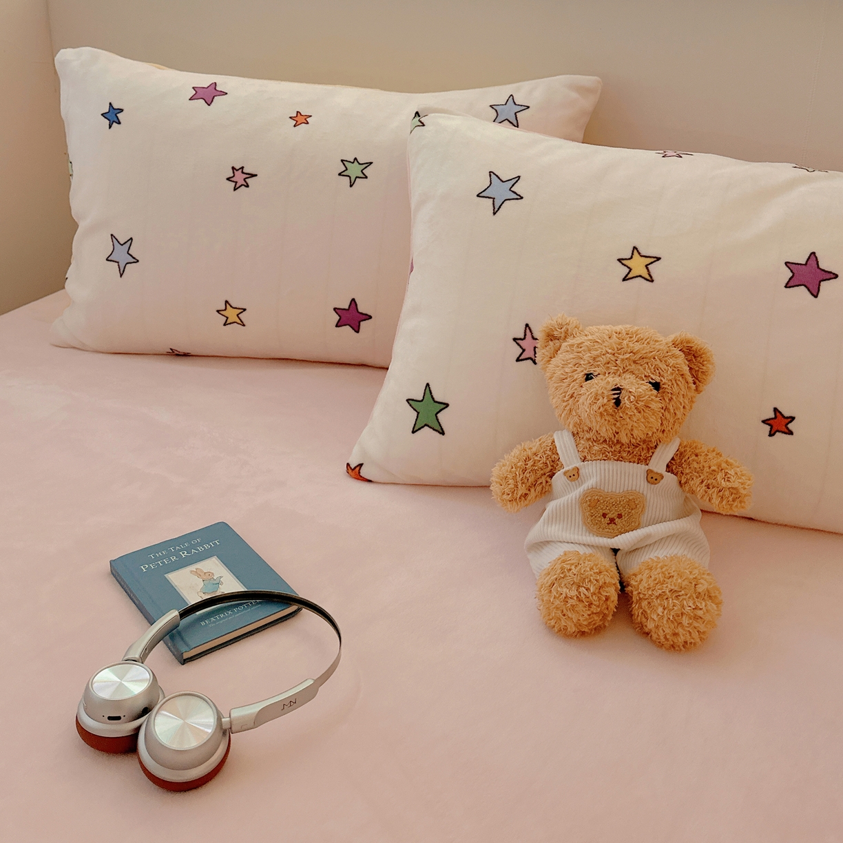 91家纺网 家纺一手货源 找家纺 桃喜 2025新款牛奶绒印花系列四件套（会员-5） 彩色星星