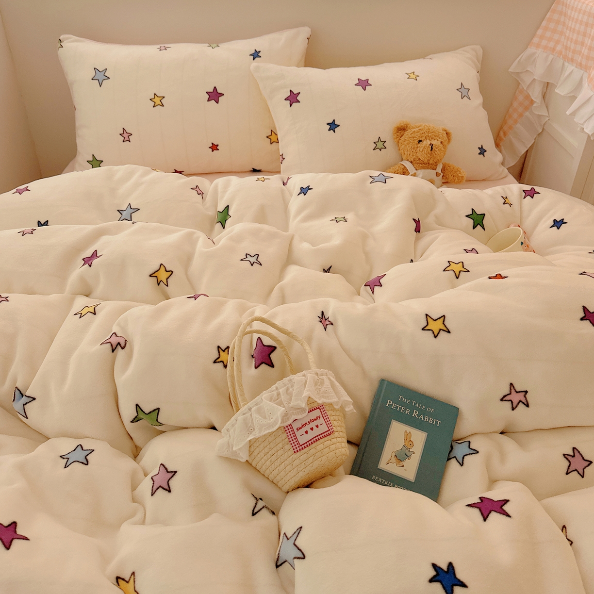 91家纺网 家纺一手货源 找家纺 桃喜 2025新款牛奶绒印花系列四件套（会员-5） 彩色星星