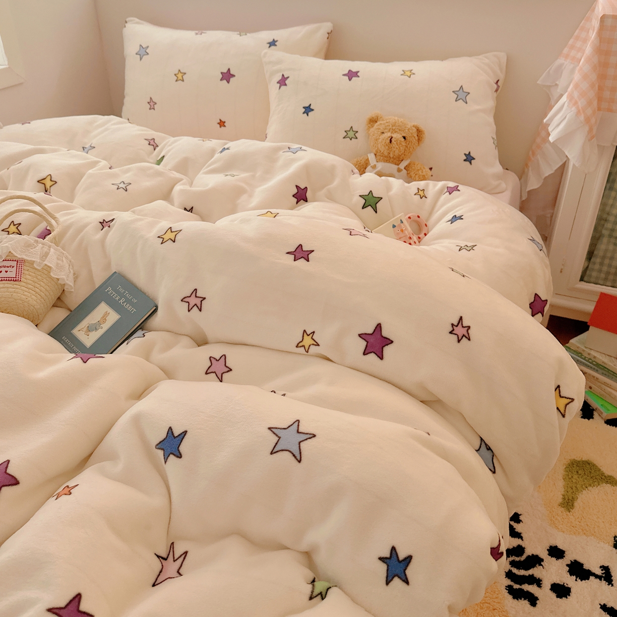 91家纺网 家纺一手货源 找家纺 桃喜 2025新款牛奶绒印花系列四件套（会员-5） 彩色星星