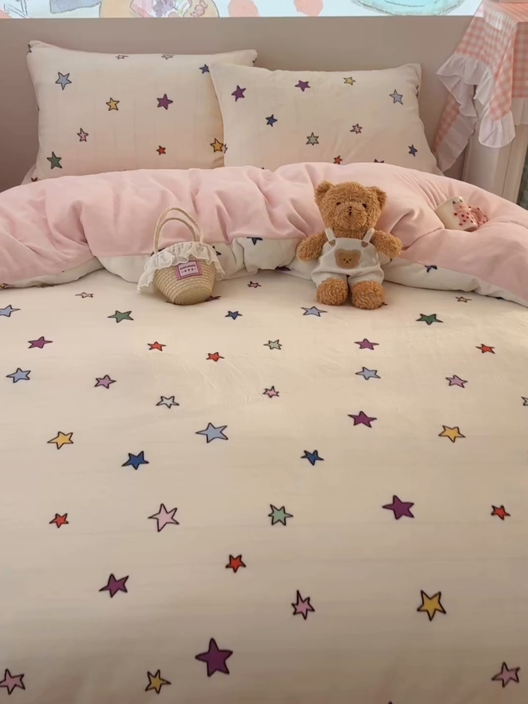 91家纺网 家纺一手货源 找家纺 桃喜 2025新款牛奶绒印花系列四件套（会员-5） 彩色星星