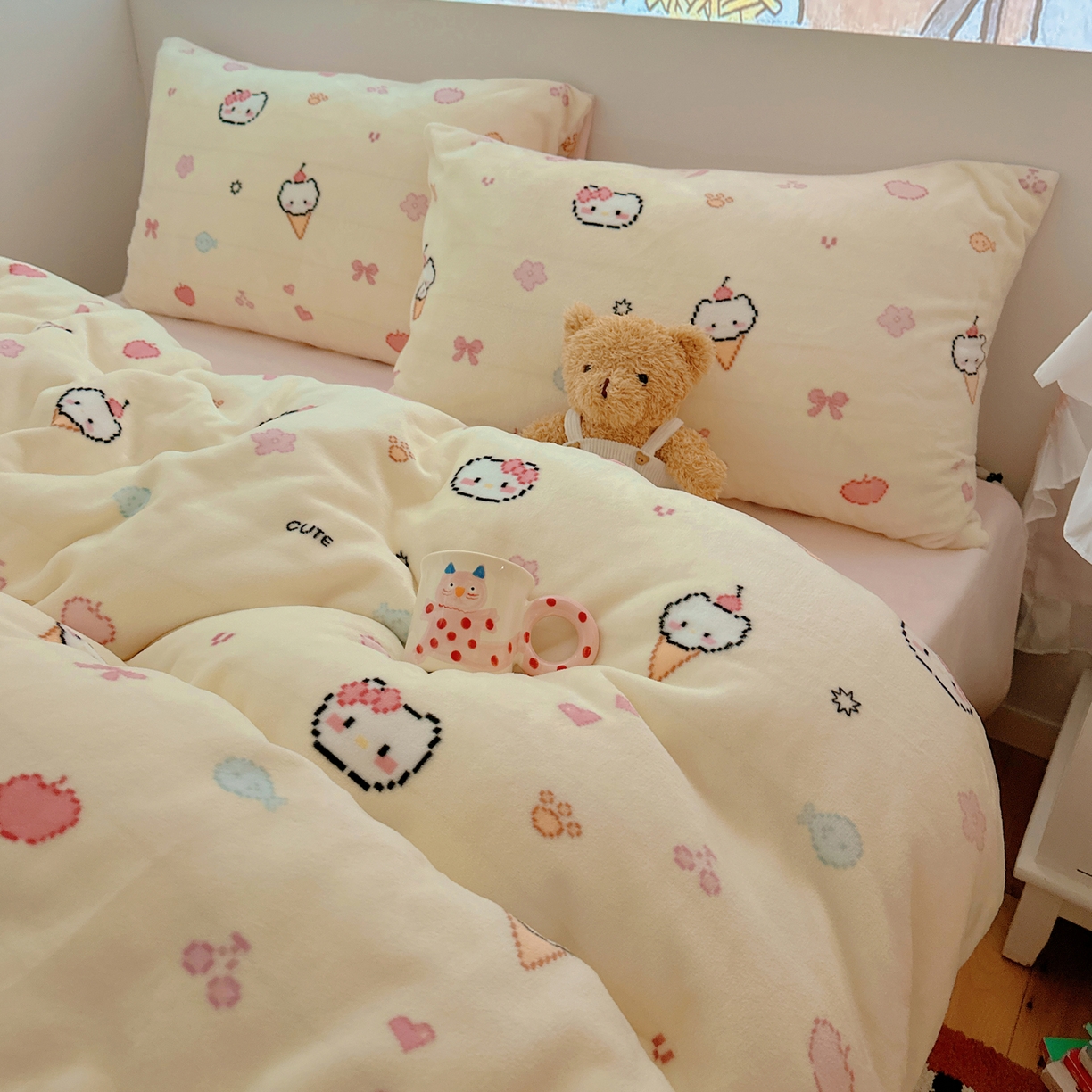 91家纺网 家纺一手货源 找家纺 桃喜 2025新款牛奶绒印花系列四件套（会员-5） 像素小猫黄