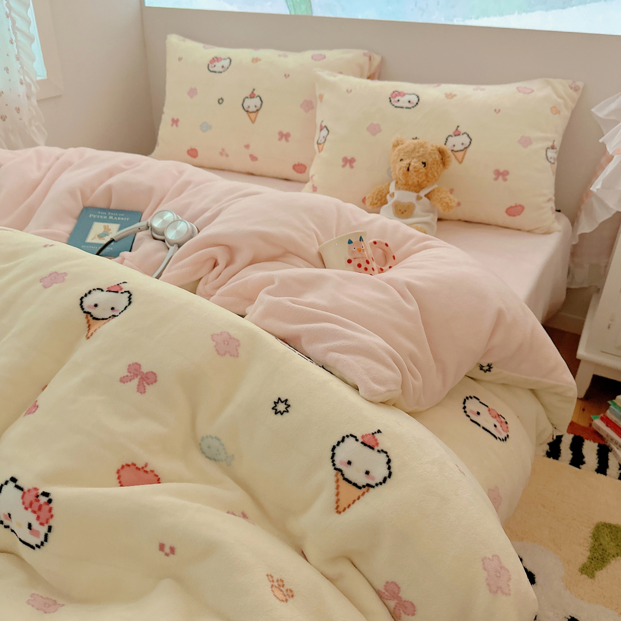 91家纺网 家纺一手货源 找家纺 桃喜 2025新款牛奶绒印花系列四件套（会员-5） 像素小猫黄