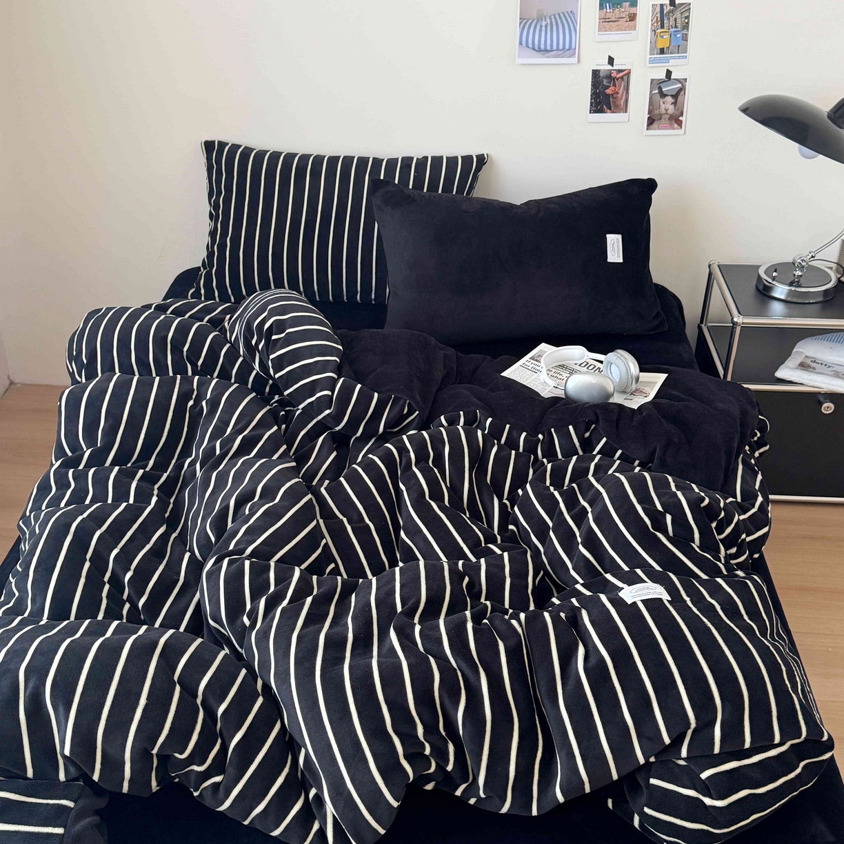 91家纺网 家纺一手货源 找家纺 桃喜 2025新款条纹牛奶绒系列四件套（会员-5） 复古黑白