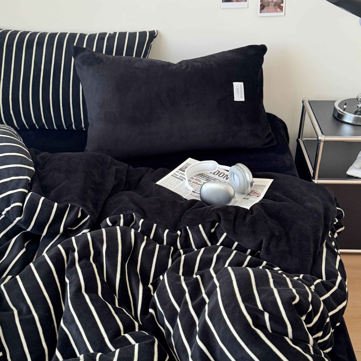 91家纺网 家纺一手货源 找家纺 桃喜 2025新款条纹牛奶绒系列四件套（会员-5） 复古黑白