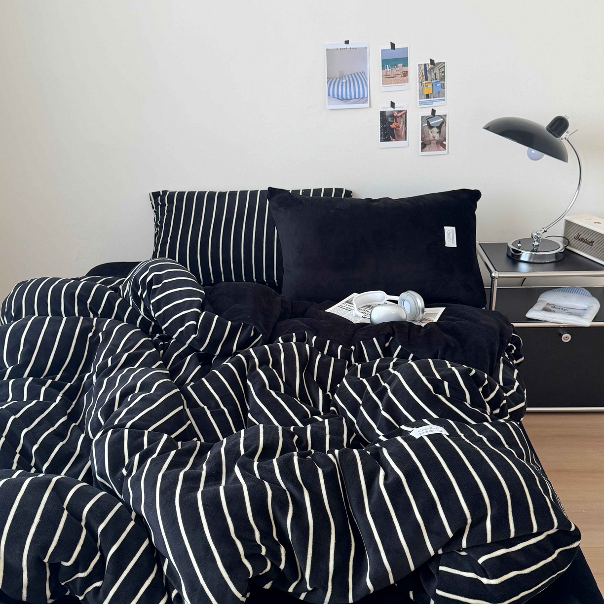 91家纺网 家纺一手货源 找家纺 桃喜 2025新款条纹牛奶绒系列四件套（会员-5） 复古黑白