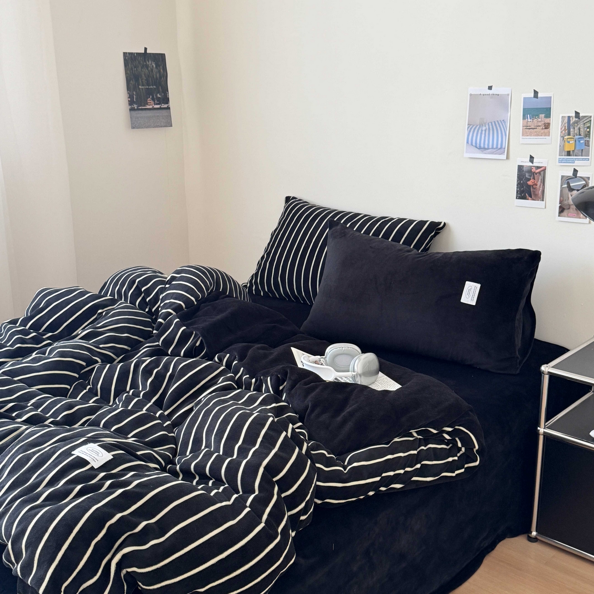 91家纺网 家纺一手货源 找家纺 桃喜 2025新款条纹牛奶绒系列四件套（会员-5） 复古黑白