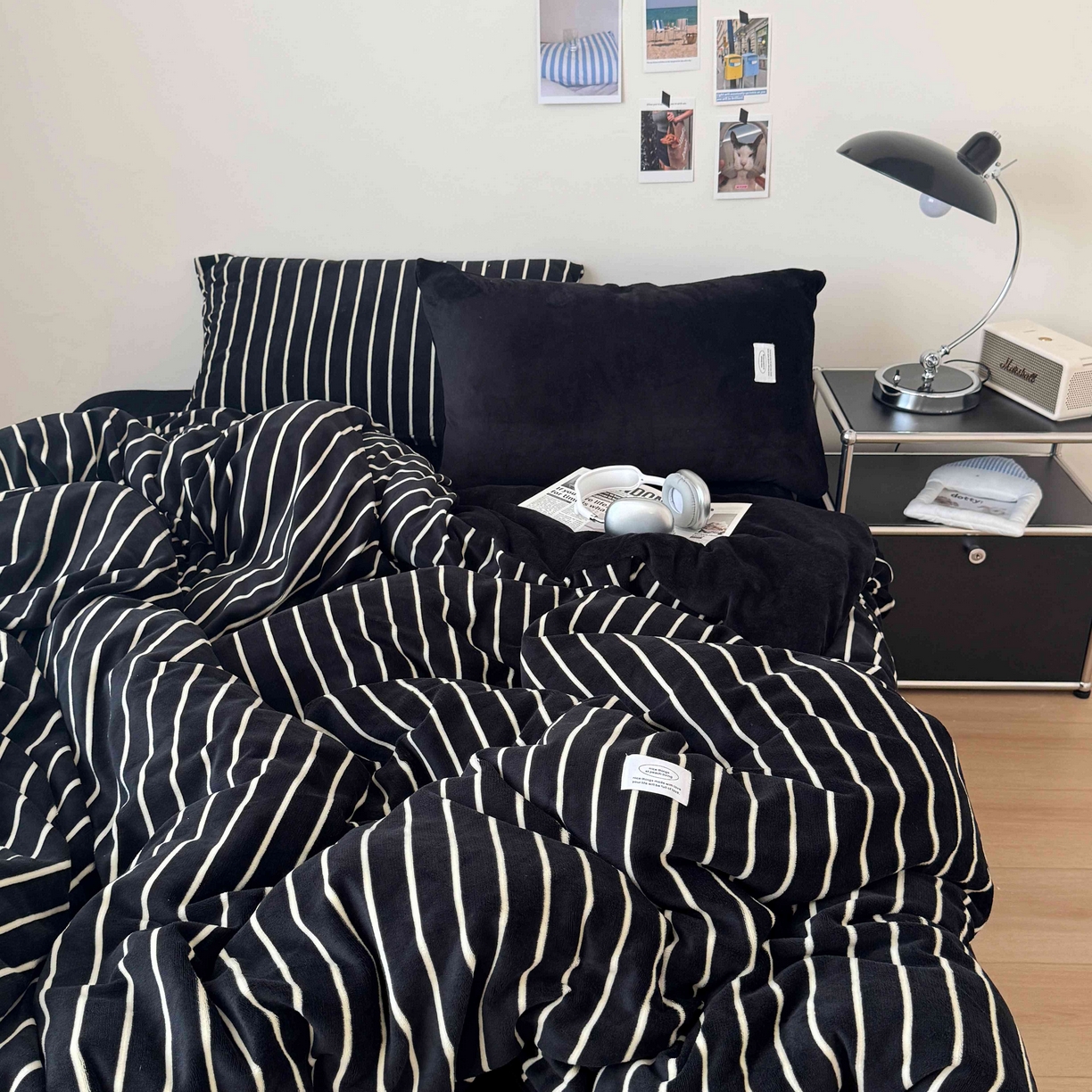 91家纺网 家纺一手货源 找家纺 桃喜 2025新款条纹牛奶绒系列四件套（会员-5） 复古黑白