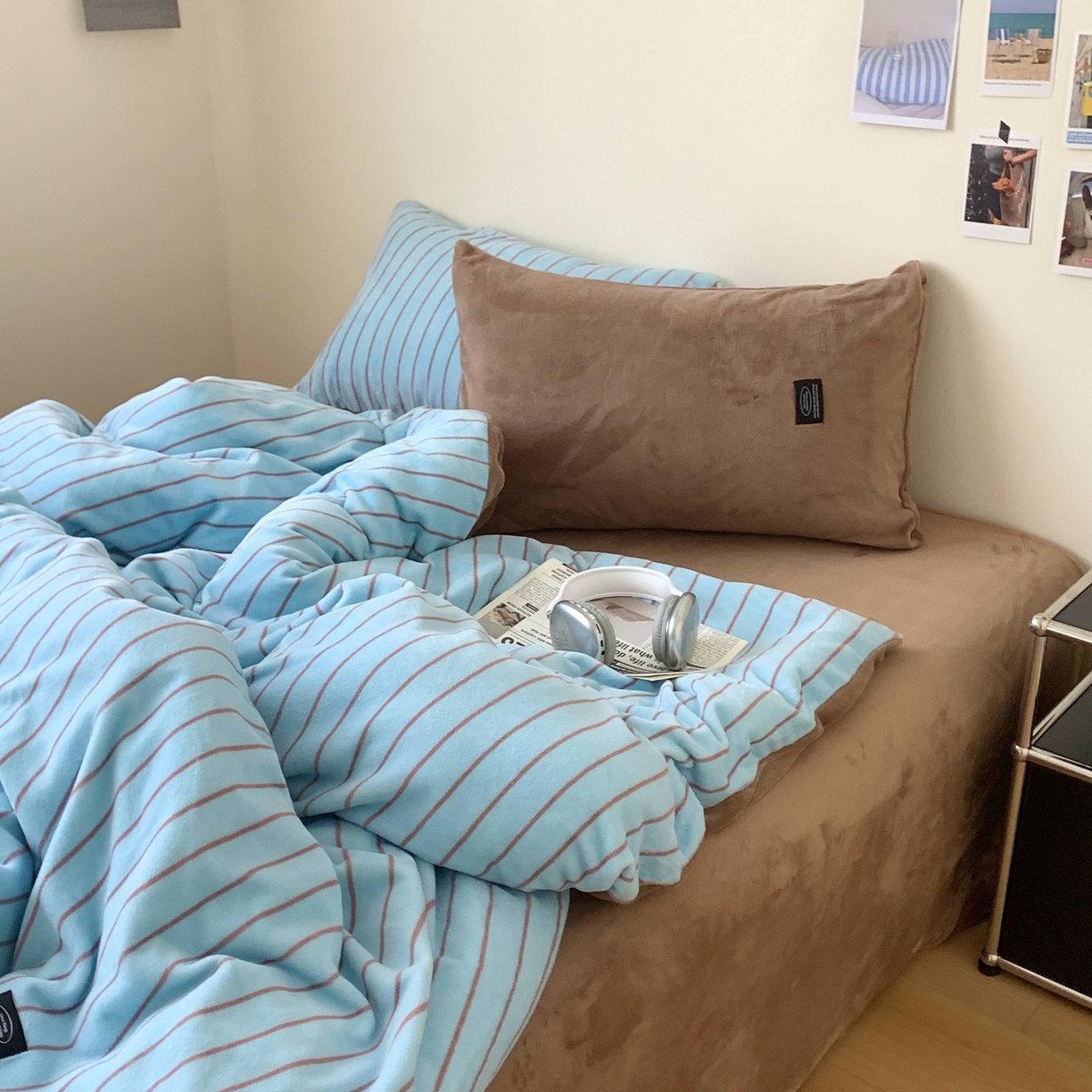 91家纺网 家纺一手货源 找家纺 桃喜 2025新款条纹牛奶绒系列四件套（会员-5） 暮光森林