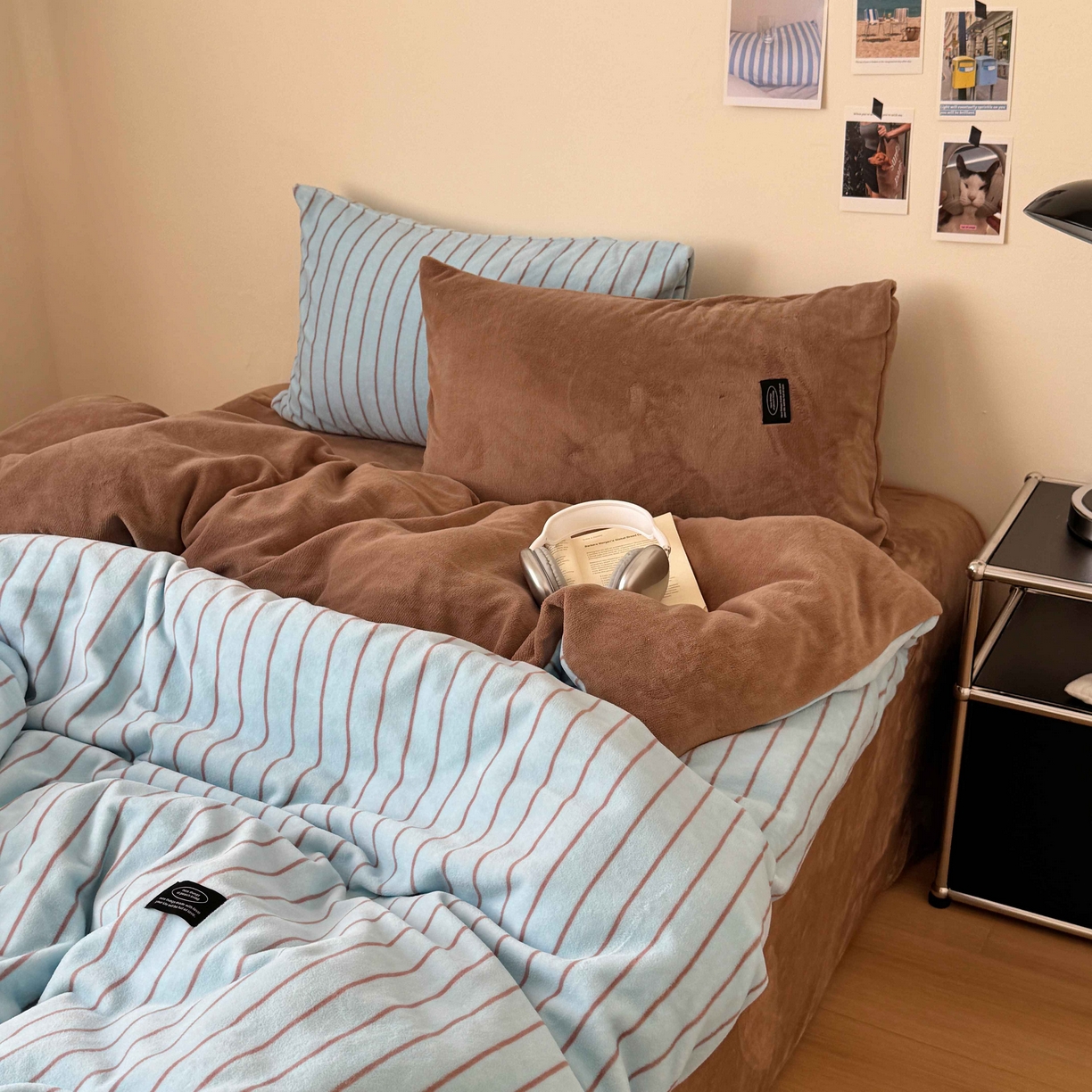 91家纺网 家纺一手货源 找家纺 桃喜 2025新款条纹牛奶绒系列四件套（会员-5） 暮光森林