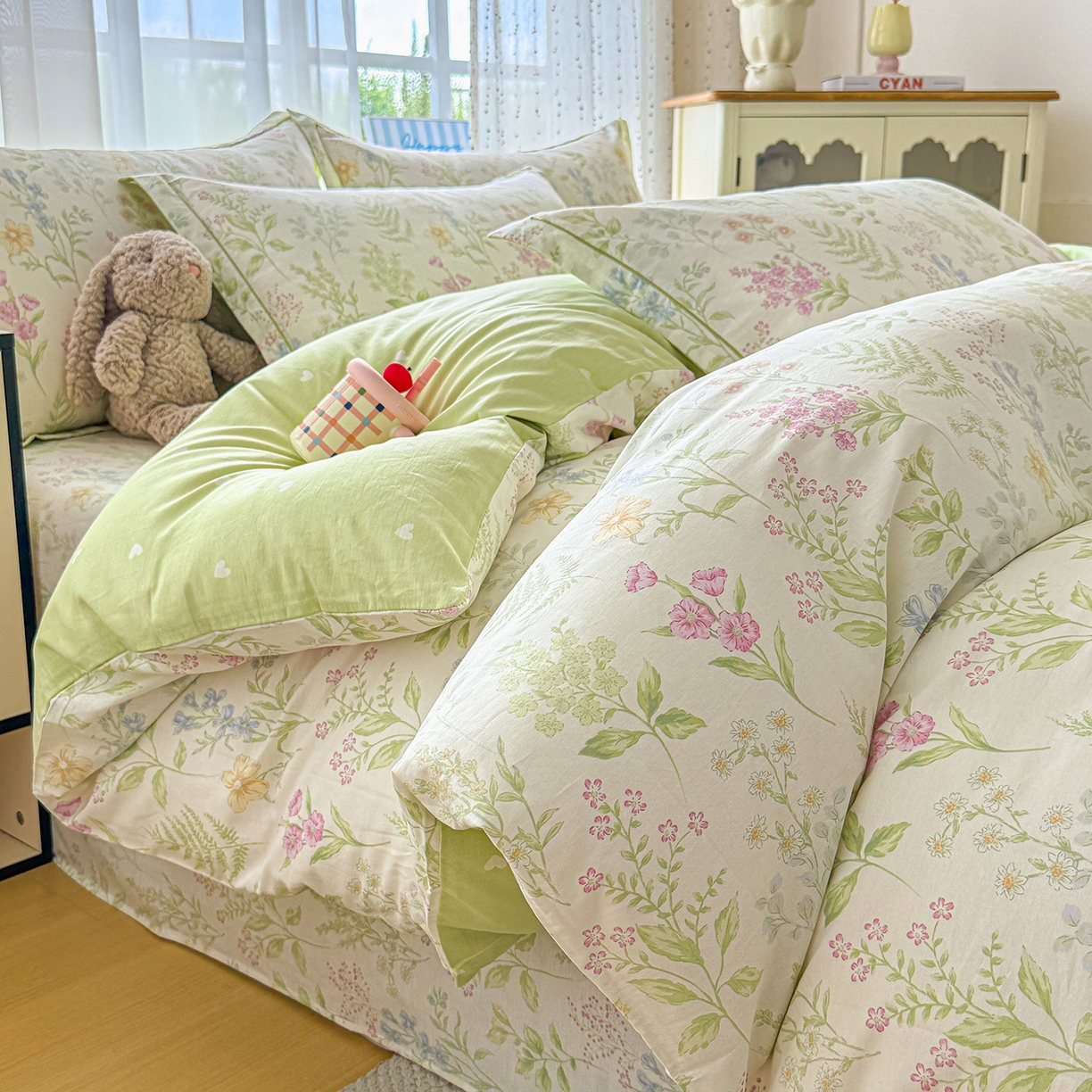 91家纺网 家纺一手货源 找家纺 红粉佳人家纺 2025新款12868纯棉系列全棉四件套 漫步花语