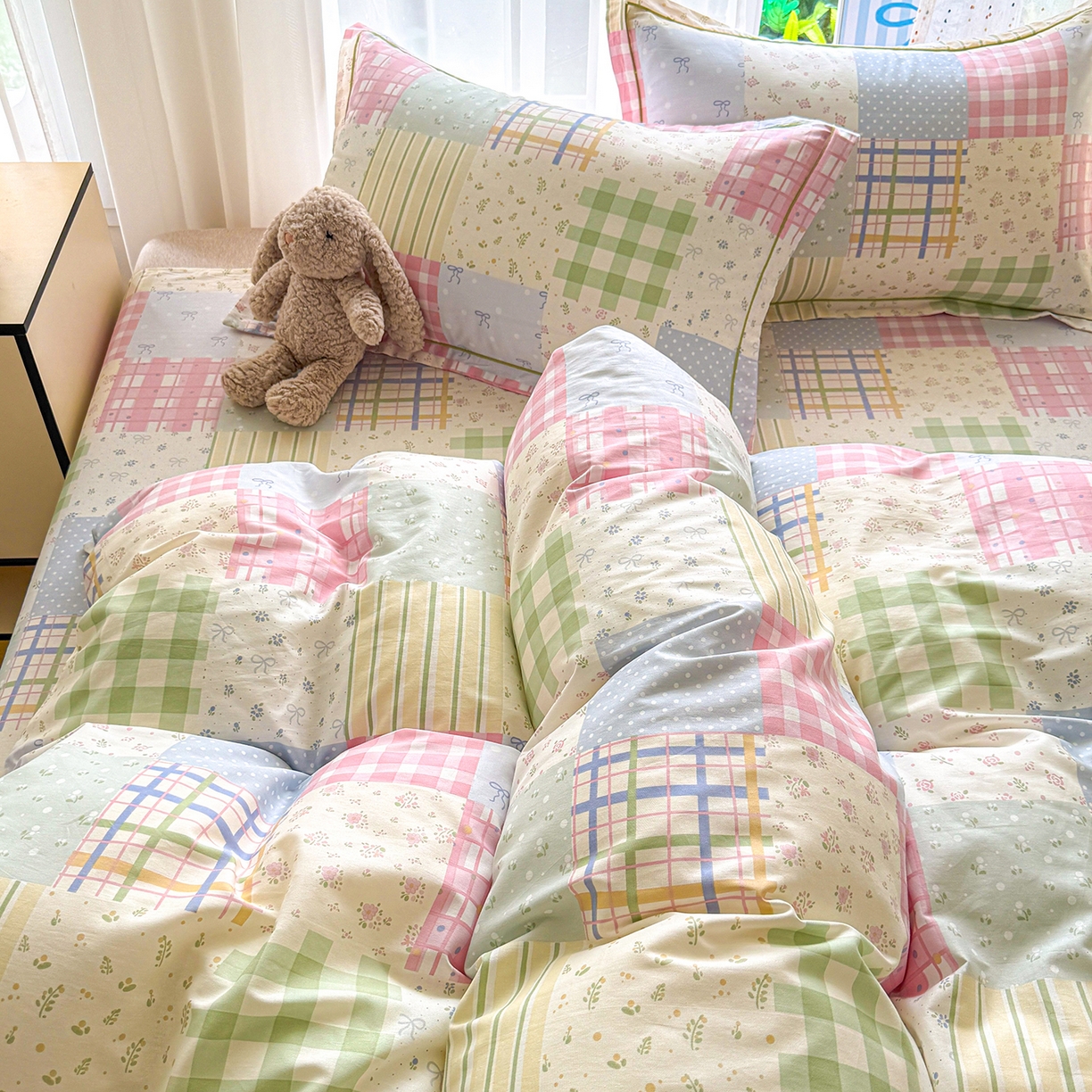 91家纺网 家纺一手货源 找家纺 红粉佳人家纺 2025新款12868纯棉系列全棉四件套 花笺拼布