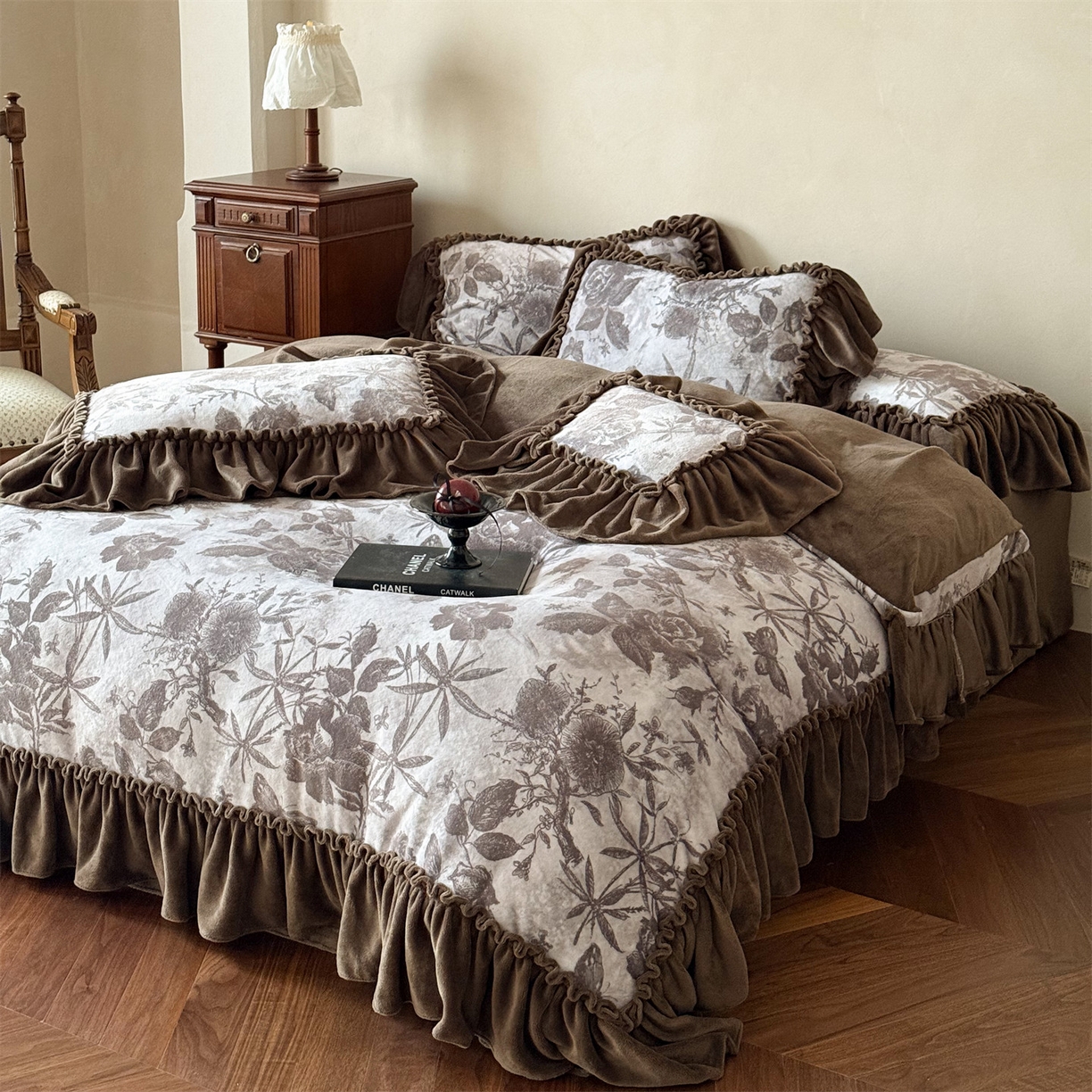 91家纺网 家纺一手货源 找家纺 （总）婳庭家居 2025新款牛奶绒四件套-彼得庄园