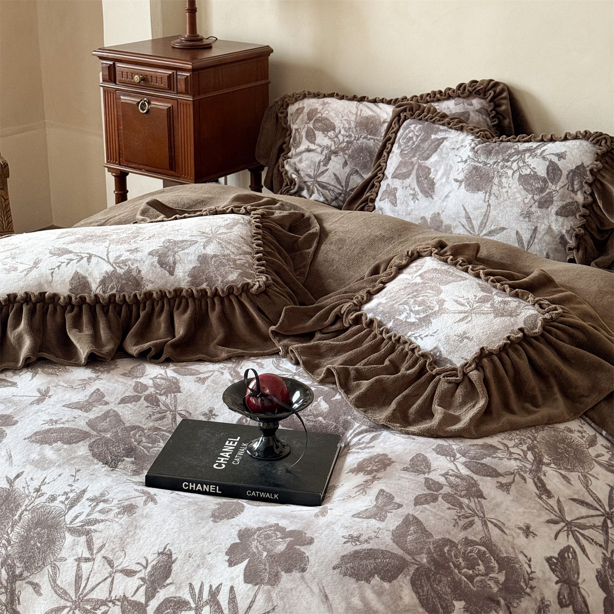 91家纺网 家纺一手货源 找家纺 （总）婳庭家居 2025新款牛奶绒四件套-彼得庄园