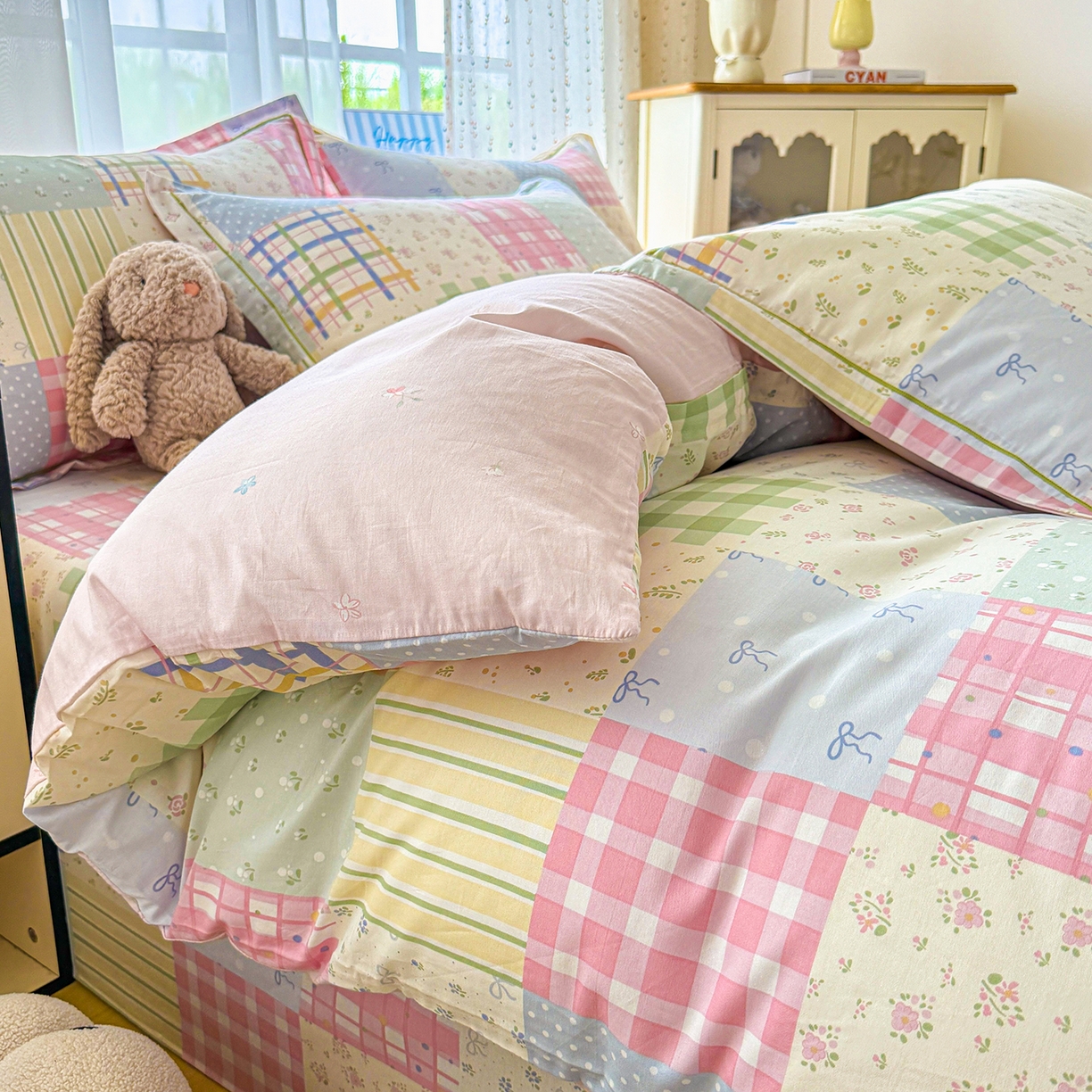 91家纺网 家纺一手货源 找家纺 红粉佳人家纺 2025新款12868纯棉系列全棉单床单 花笺拼布