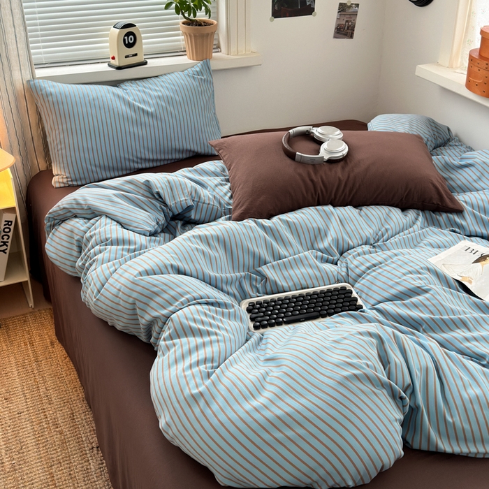 91家纺网 家纺一手货源 找家纺 尤米 2025新款中古风水洗棉四件套 雾蓝生巧