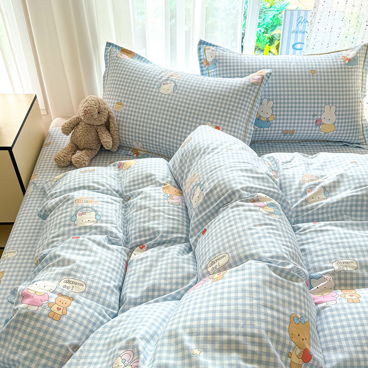 91家纺网 家纺一手货源 找家纺 红粉佳人家纺 2025春夏新款全棉纯棉12868纯棉单被套 格子猫咪