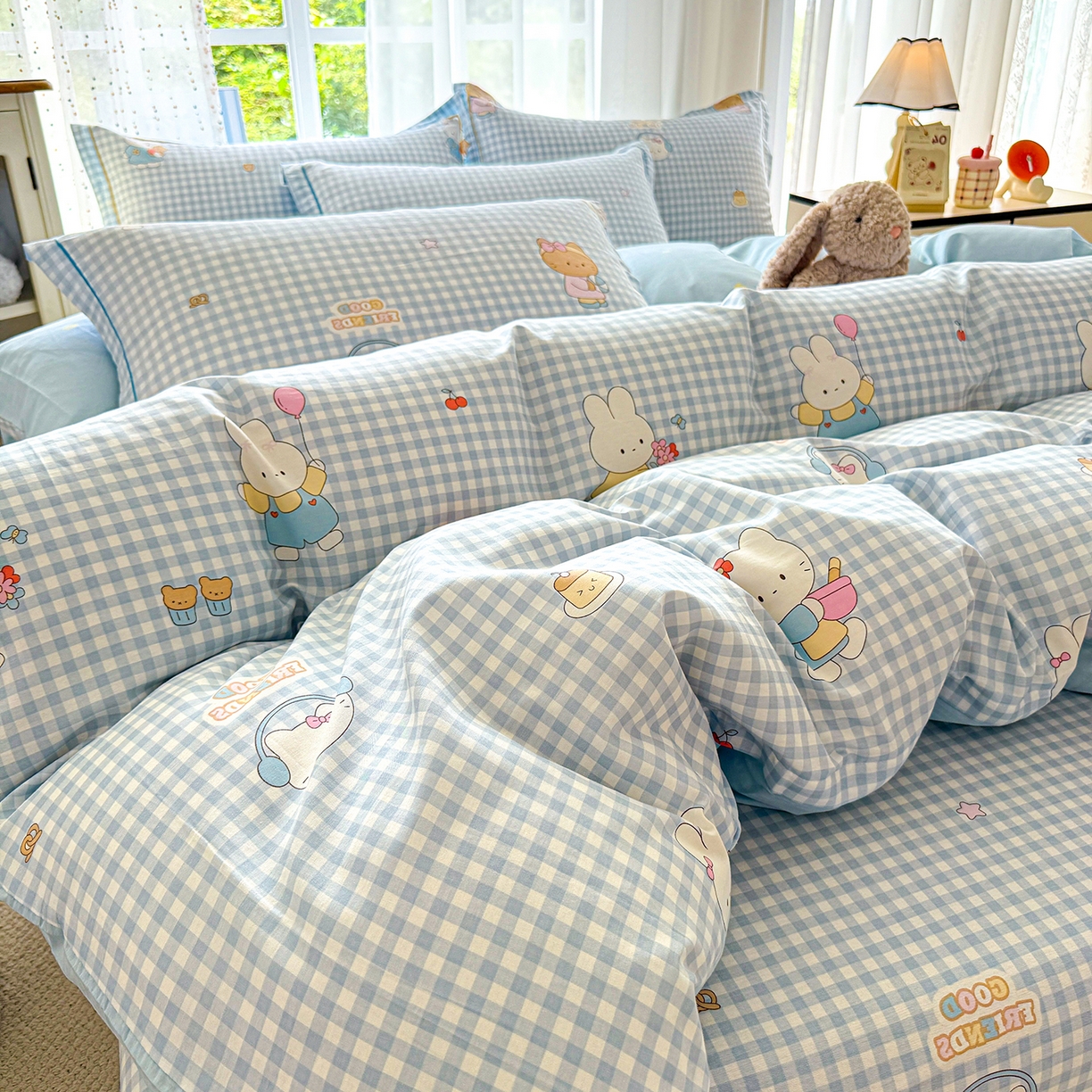 91家纺网 家纺一手货源 找家纺 红粉佳人家纺 2025春夏新款全棉纯棉12868纯棉单被套 格子猫咪