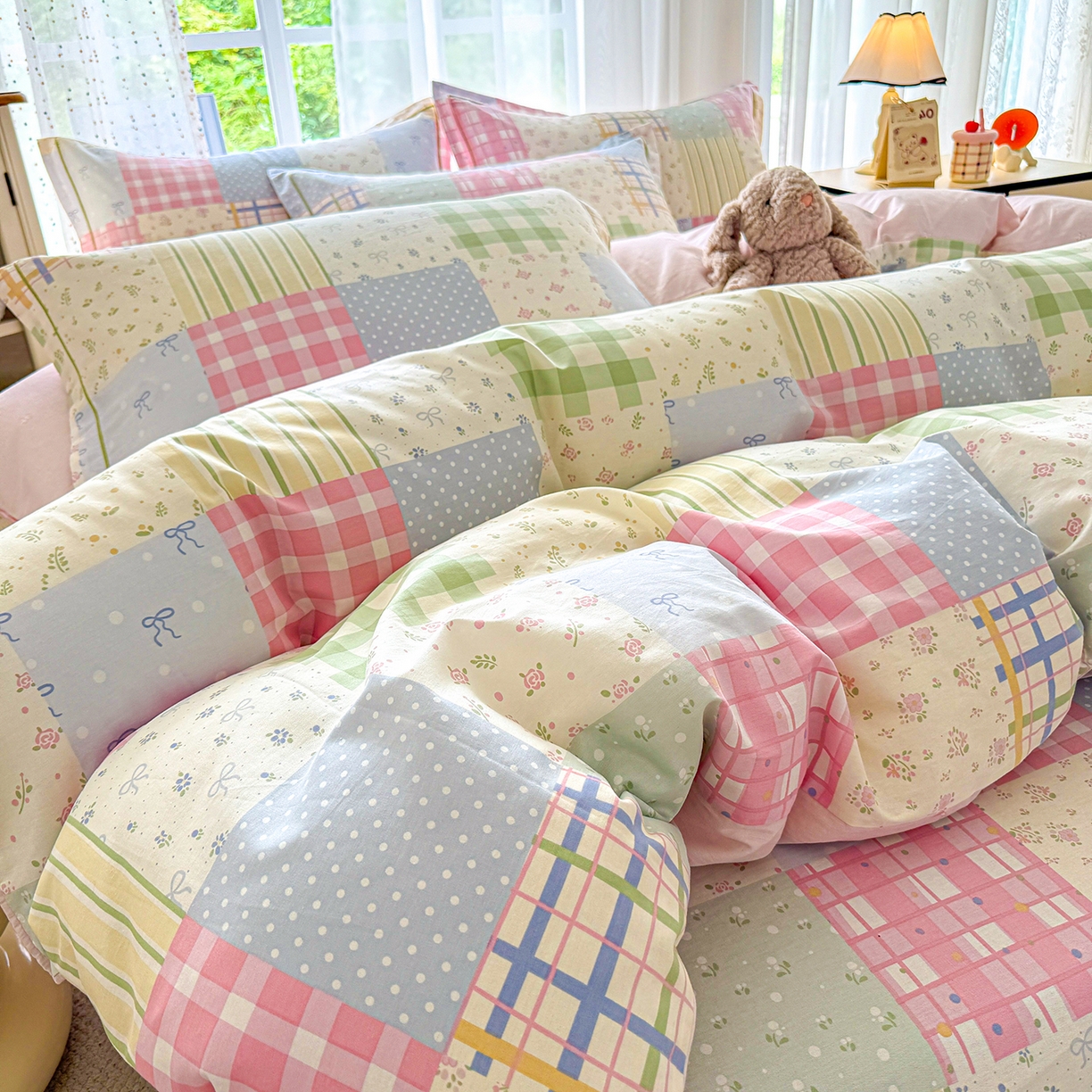 91家纺网 家纺一手货源 找家纺 红粉佳人家纺 2025春夏新款全棉纯棉12868纯棉单被套 花笺拼布