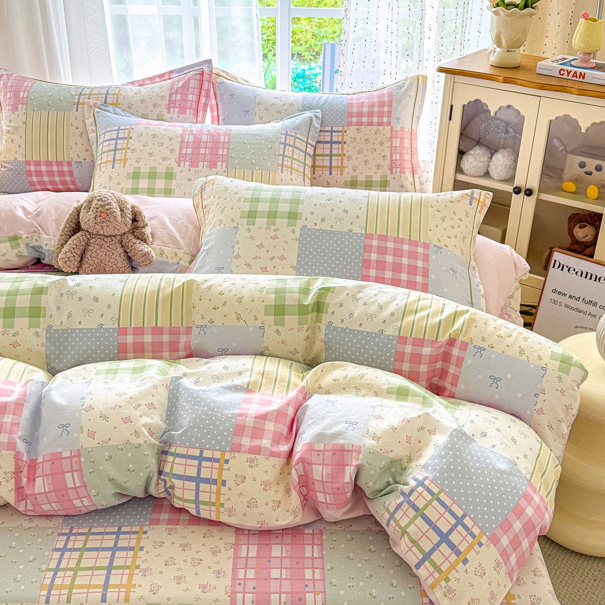 91家纺网 家纺一手货源 找家纺 红粉佳人家纺 2025春夏新款全棉纯棉12868纯棉单被套 花笺拼布