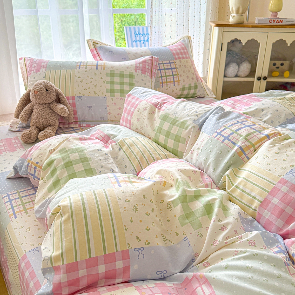 91家纺网 家纺一手货源 找家纺 红粉佳人家纺 2025春夏新款全棉纯棉12868纯棉单被套 花笺拼布