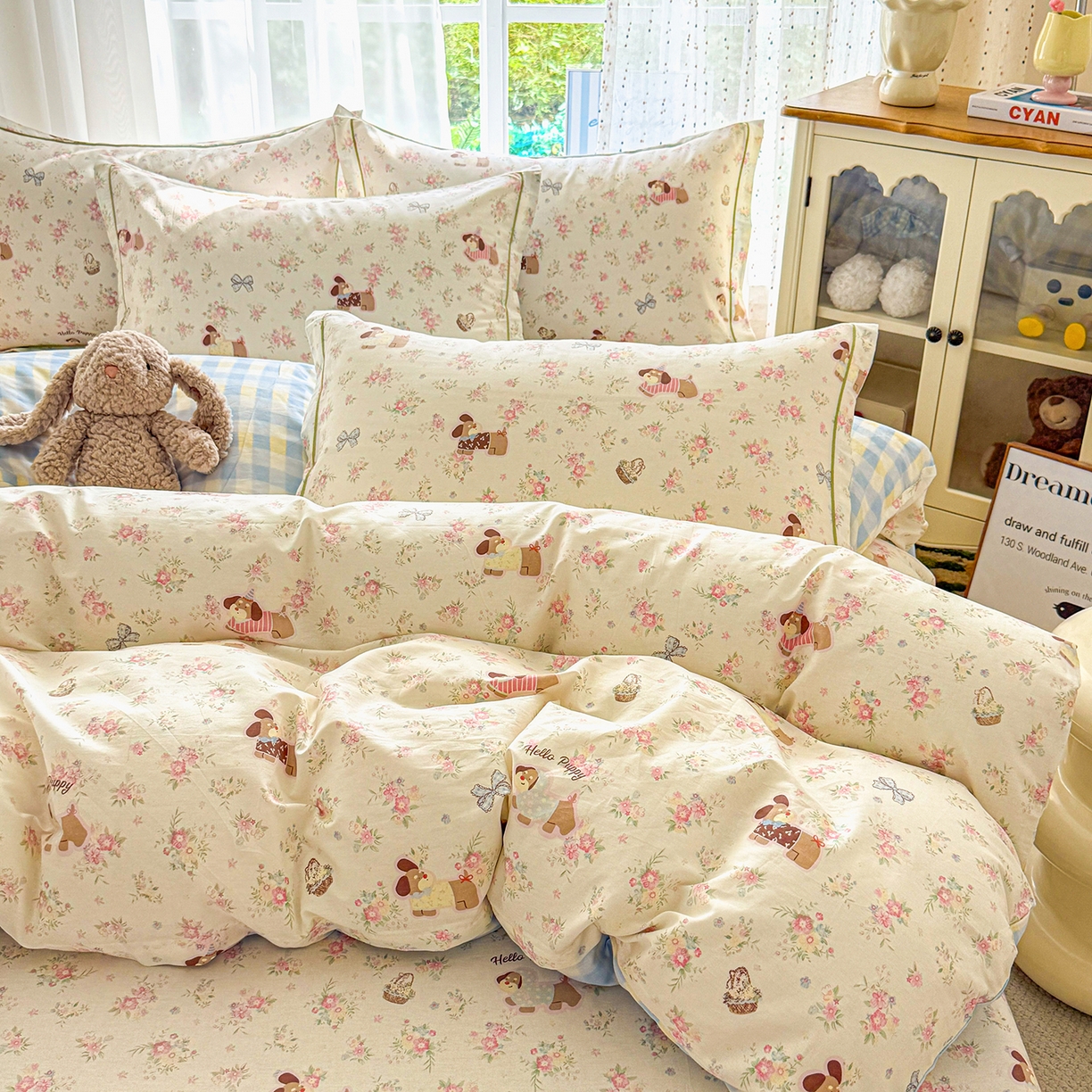 91家纺网 家纺一手货源 找家纺 红粉佳人家纺 2025春夏新款全棉纯棉12868纯棉单被套 花田小狗