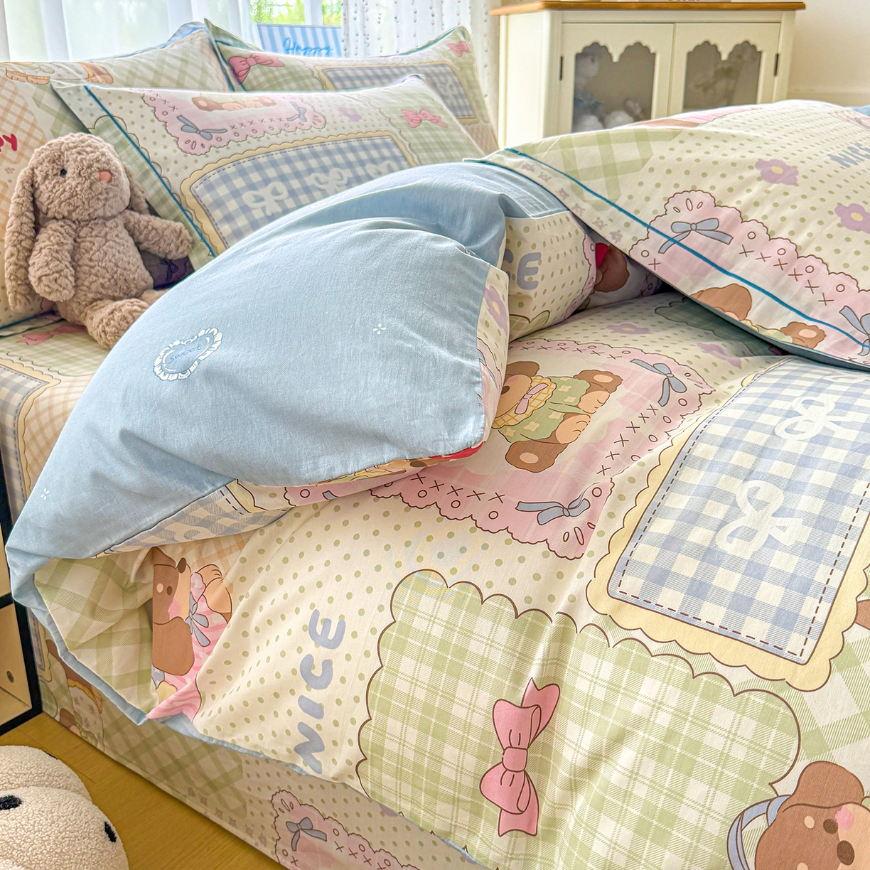 91家纺网 家纺一手货源 找家纺 红粉佳人家纺 2025春夏新款全棉纯棉12868纯棉单被套 趴趴乐园