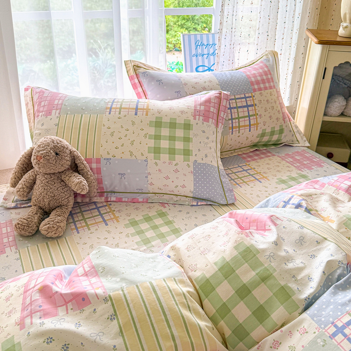 91家纺网 家纺一手货源 找家纺 （总）红粉佳人家纺 2025春夏新款全棉一字绣单枕套