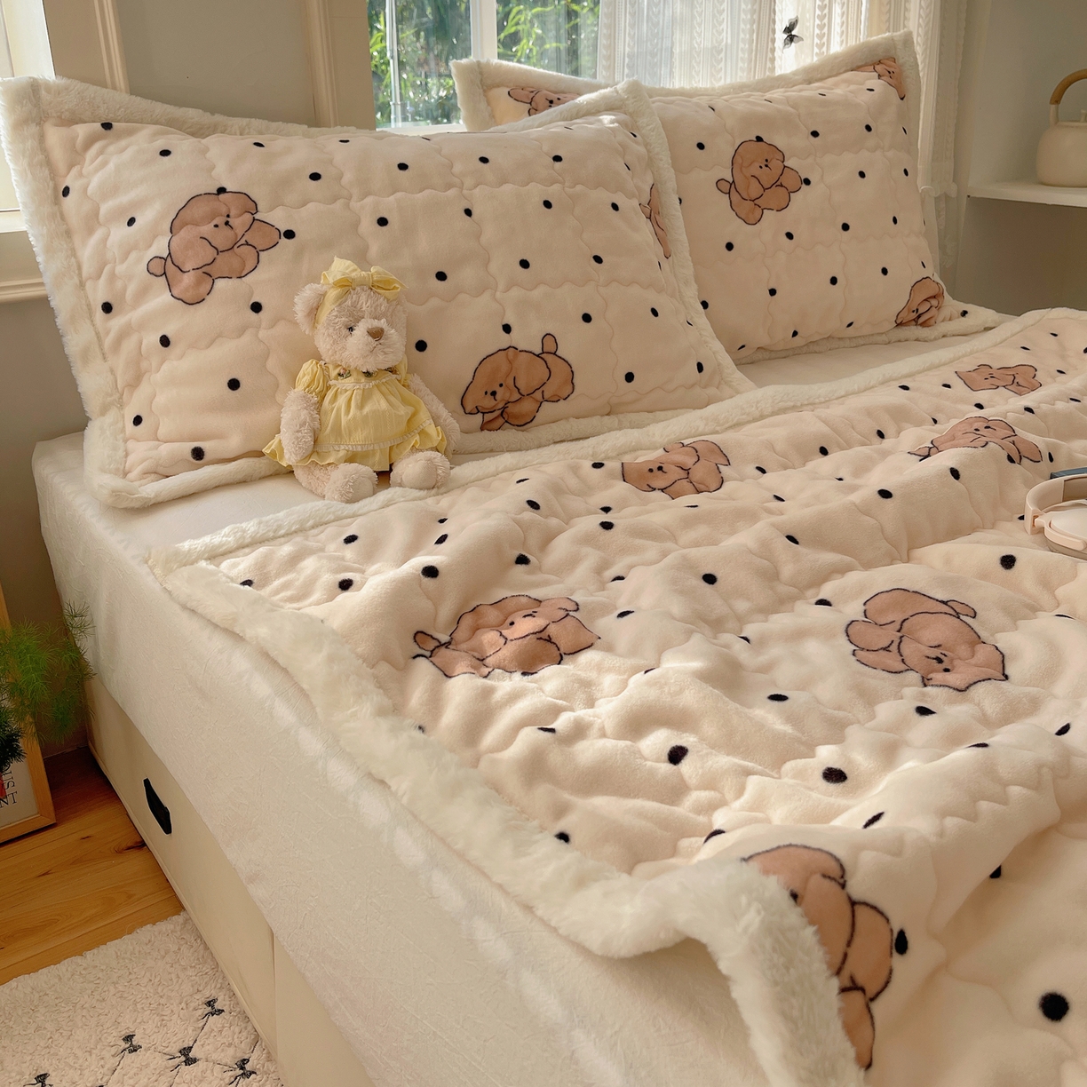 91家纺网 家纺一手货源 找家纺 （总）红嘴企鹅 2025新款高克重牛奶绒印花床护垫床褥