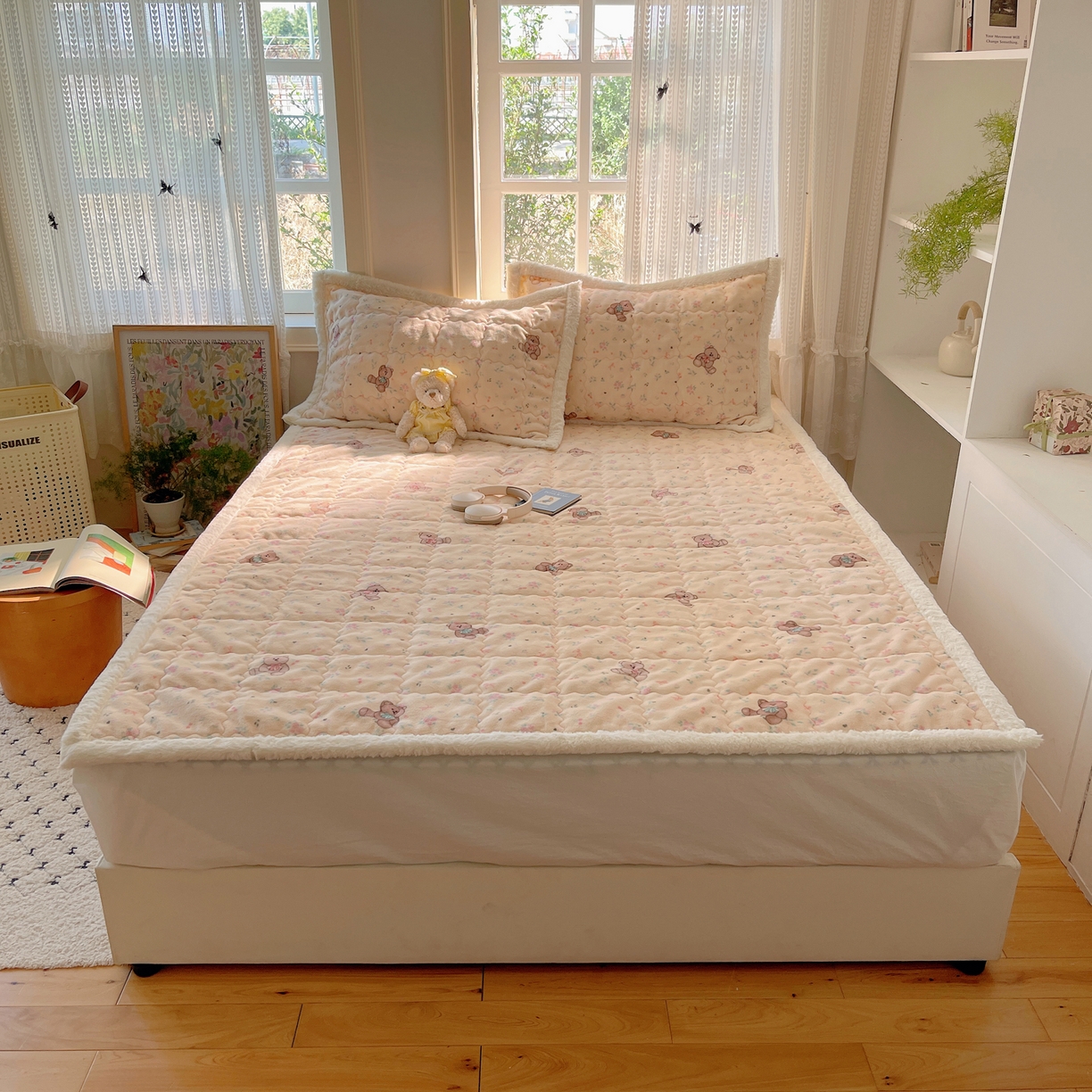 91家纺网 家纺一手货源 找家纺 （总）红嘴企鹅 2025新款高克重牛奶绒印花床护垫床褥