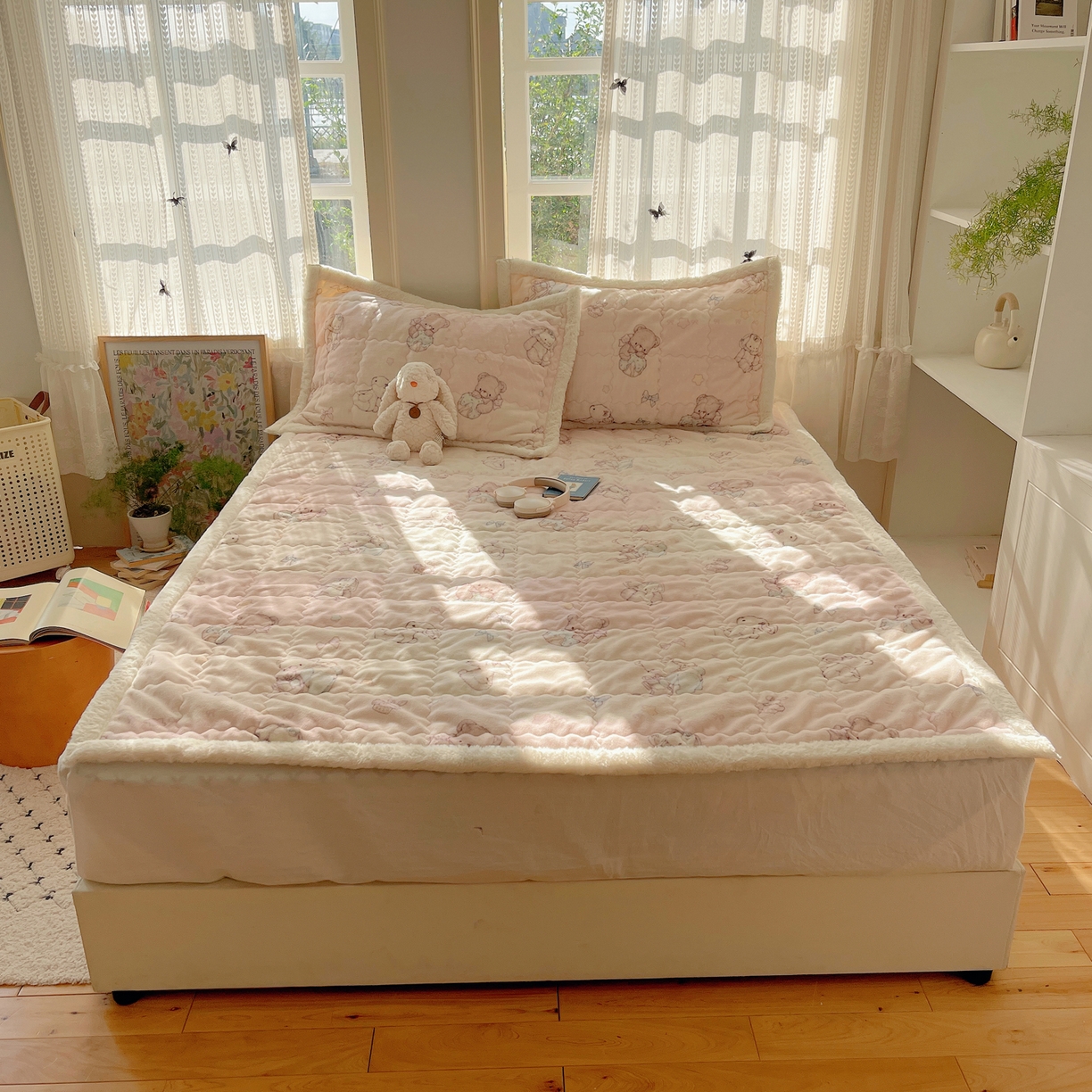 91家纺网 家纺一手货源 找家纺 （总）红嘴企鹅 2025新款高克重牛奶绒印花床护垫床褥