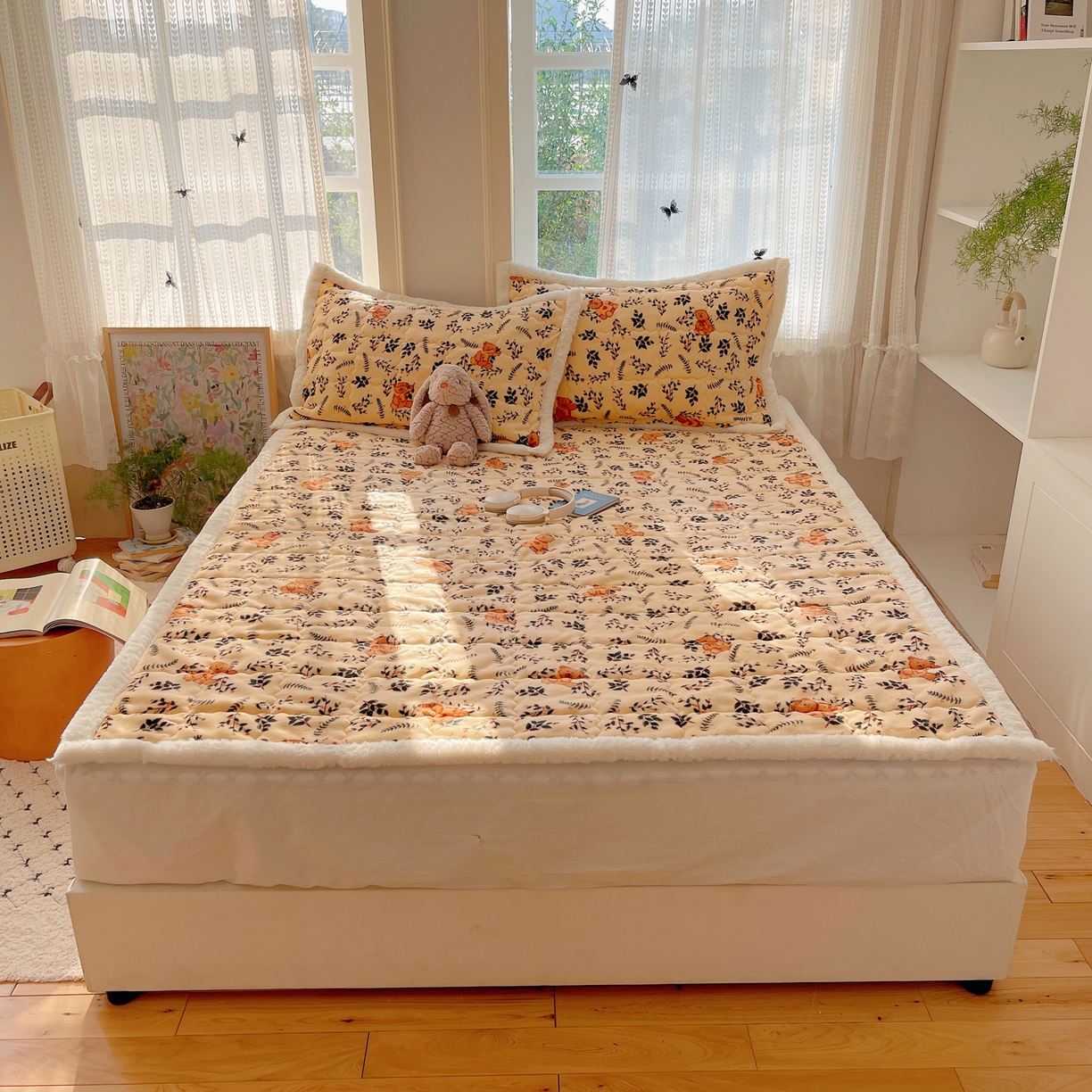 91家纺网 家纺一手货源 找家纺 （总）红嘴企鹅 2025新款高克重牛奶绒印花床护垫床褥