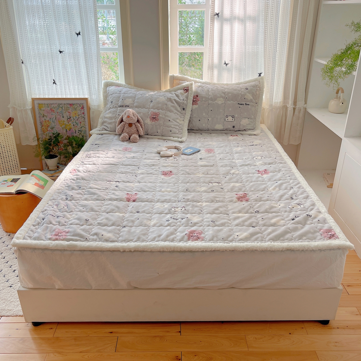 91家纺网 家纺一手货源 找家纺 （总）红嘴企鹅 2025新款高克重牛奶绒印花床护垫床褥