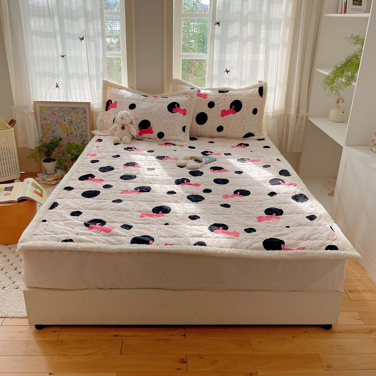 红嘴企鹅 2025新款高克重牛奶绒印花床护垫床褥 波点猫