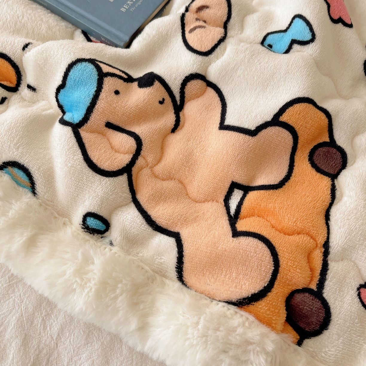 91家纺网 家纺一手货源 找家纺 红嘴企鹅 2025新款高克重牛奶绒印花床护垫床褥 大力