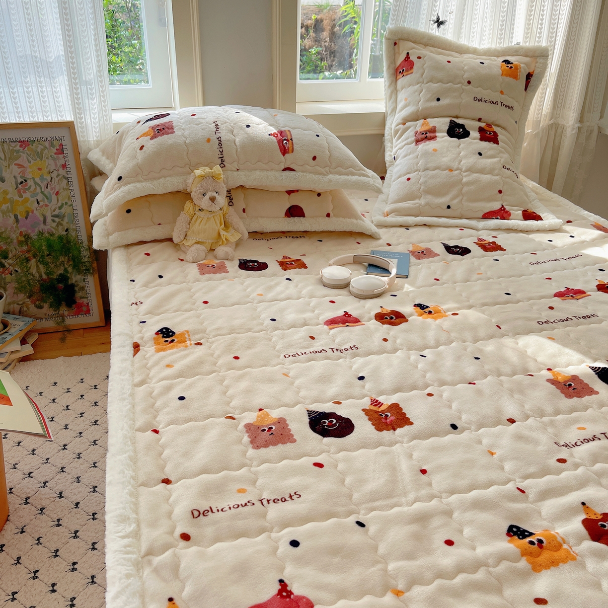 91家纺网 家纺一手货源 找家纺 红嘴企鹅 2025新款高克重牛奶绒印花床护垫床褥 点心