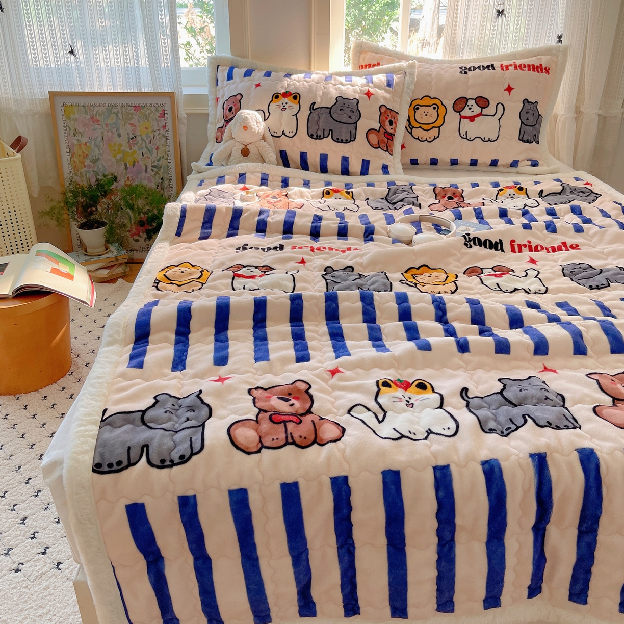 91家纺网 家纺一手货源 找家纺 红嘴企鹅 2025新款高克重牛奶绒印花床护垫床褥 动物乐园