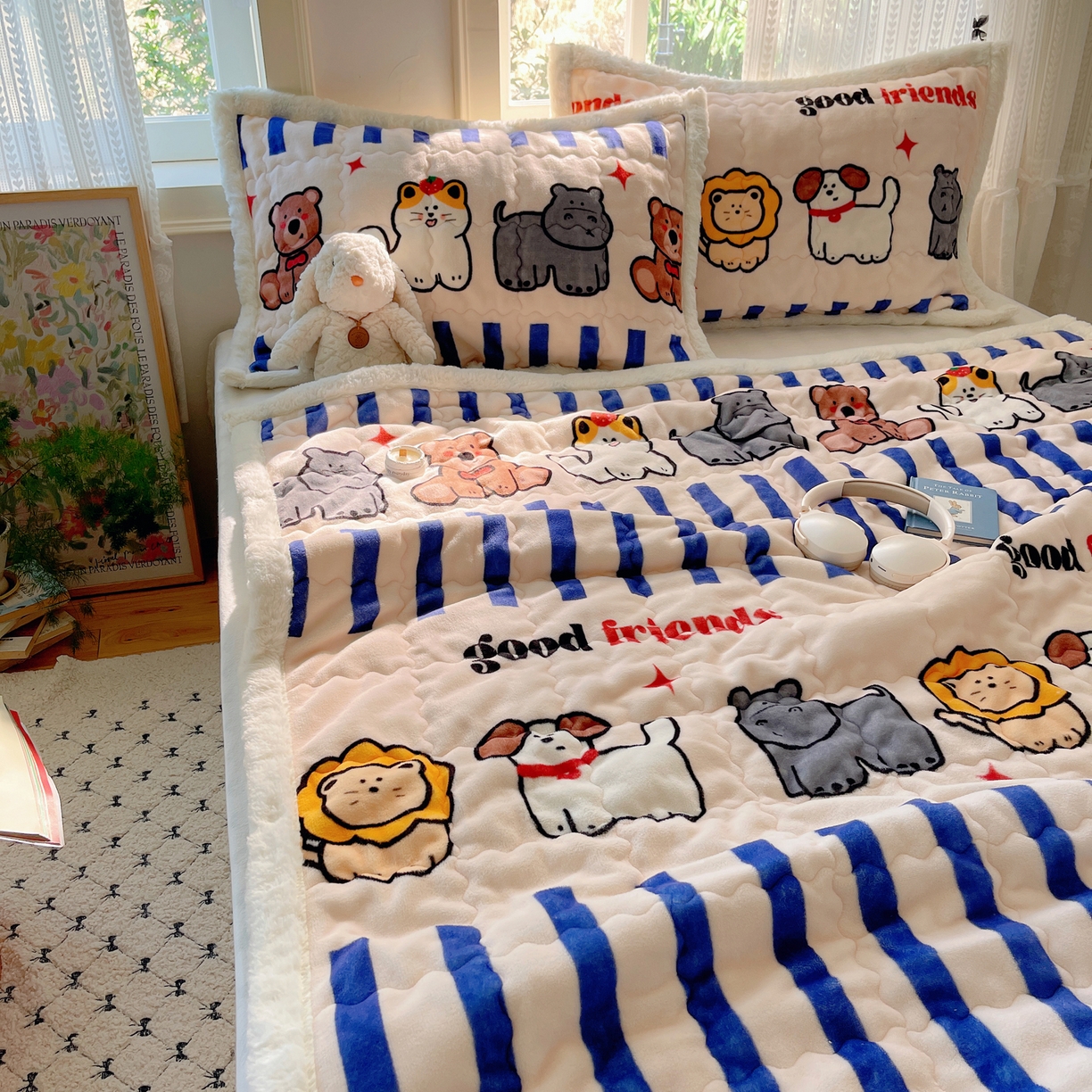 91家纺网 家纺一手货源 找家纺 红嘴企鹅 2025新款高克重牛奶绒印花床护垫床褥 动物乐园