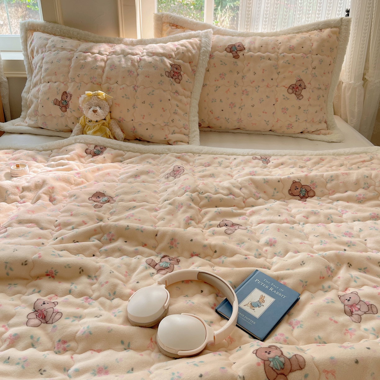 91家纺网 家纺一手货源 找家纺 红嘴企鹅 2025新款高克重牛奶绒印花床护垫床褥 萌萌熊