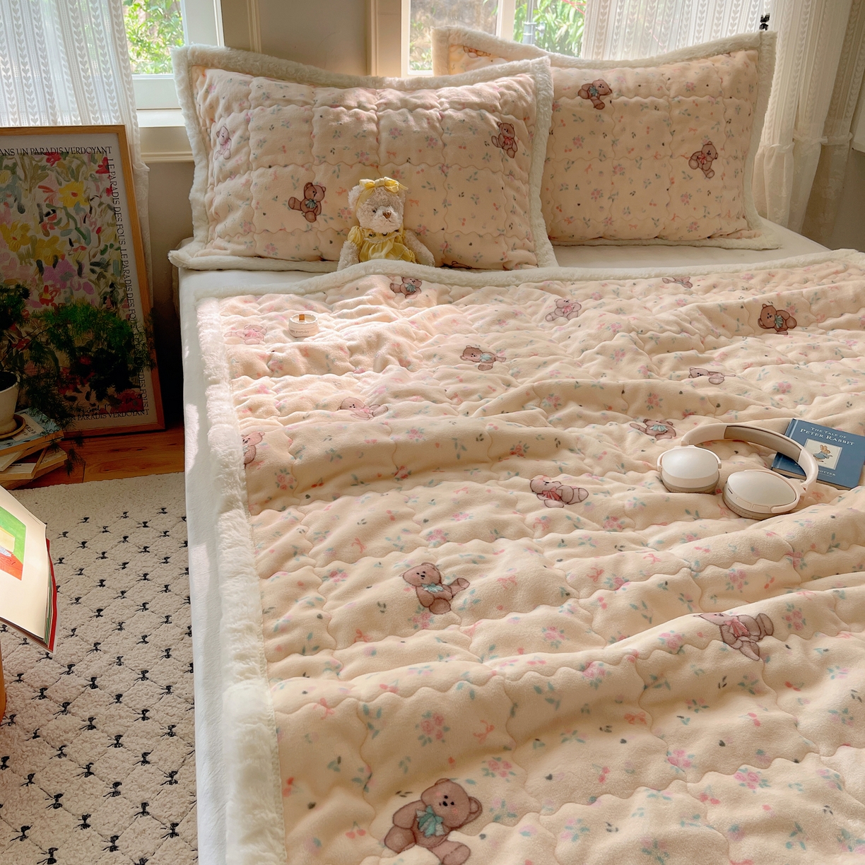 91家纺网 家纺一手货源 找家纺 红嘴企鹅 2025新款高克重牛奶绒印花床护垫床褥 萌萌熊