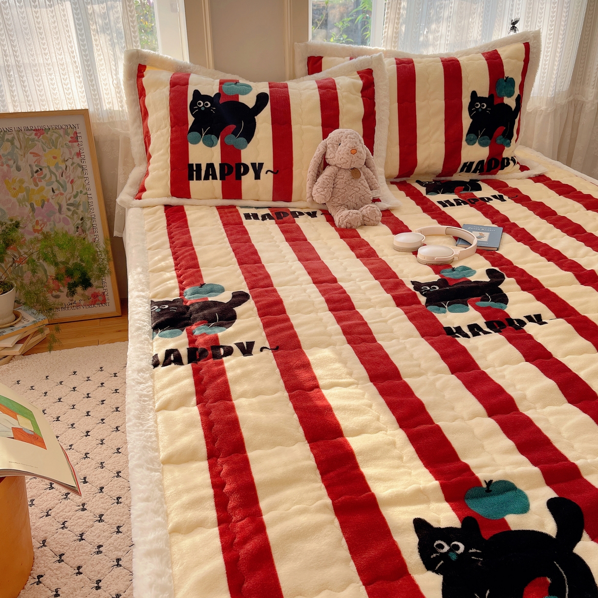 91家纺网 家纺一手货源 找家纺 红嘴企鹅 2025新款高克重牛奶绒印花床护垫床褥 平安猫