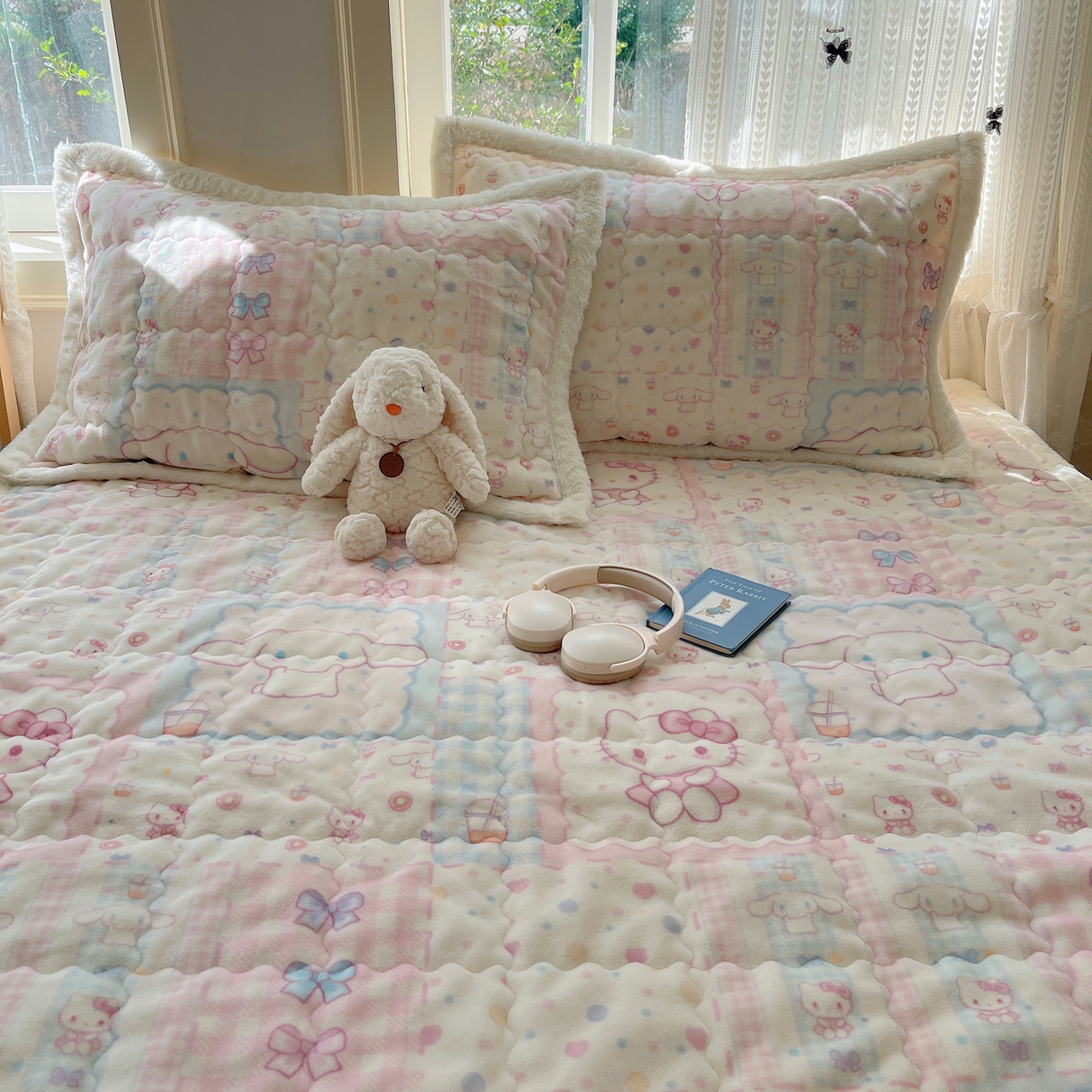 91家纺网 家纺一手货源 找家纺 红嘴企鹅 2025新款高克重牛奶绒印花床护垫床褥 少女猫咪