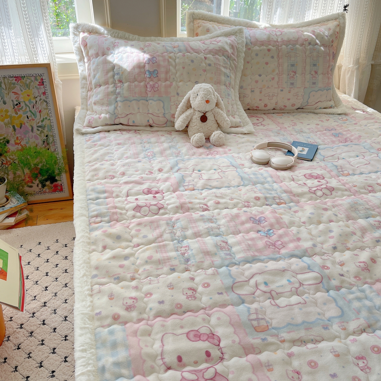 91家纺网 家纺一手货源 找家纺 红嘴企鹅 2025新款高克重牛奶绒印花床护垫床褥 少女猫咪