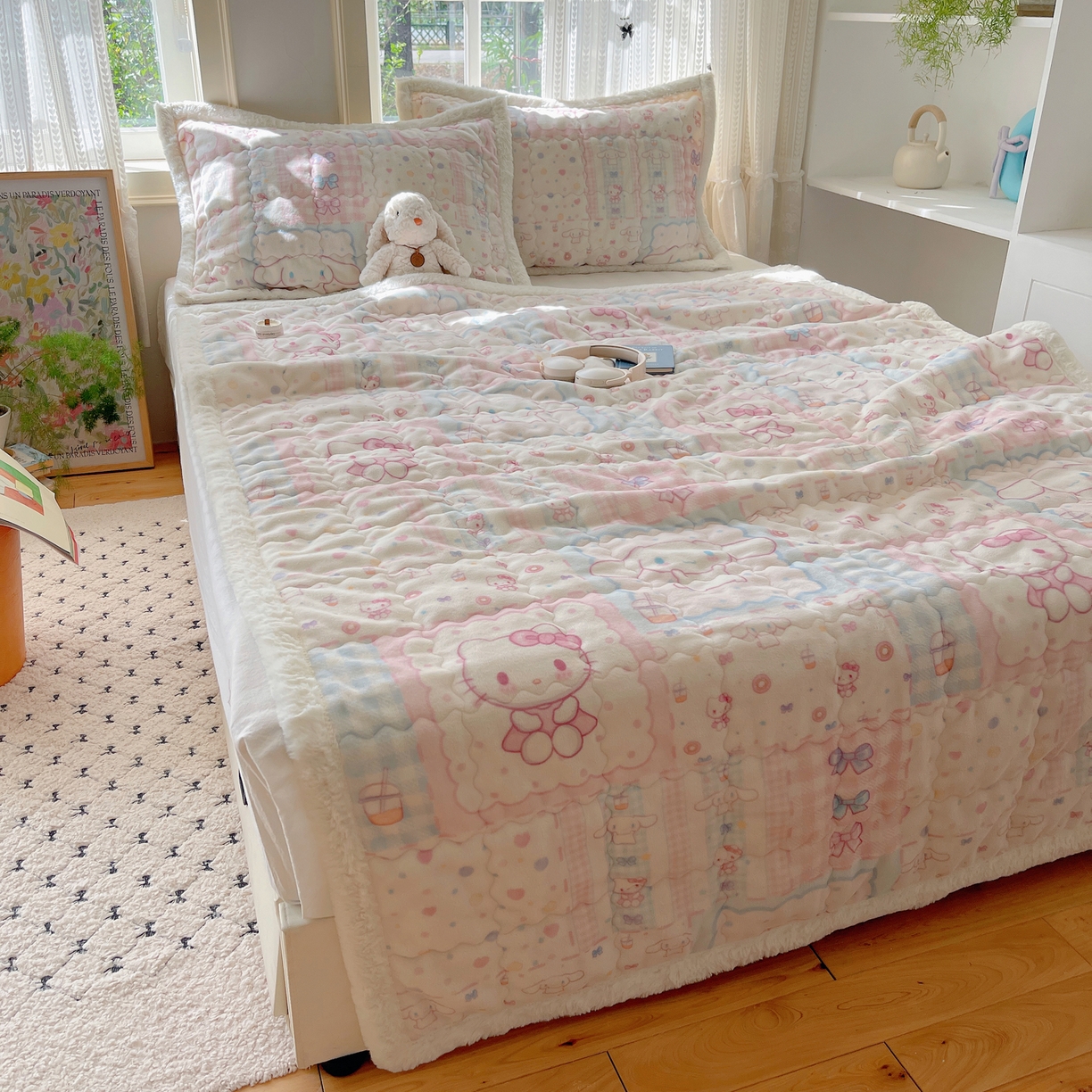 91家纺网 家纺一手货源 找家纺 红嘴企鹅 2025新款高克重牛奶绒印花床护垫床褥 少女猫咪